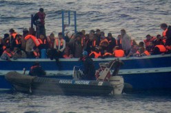 انقاذ 274 مهاجر غير شرعي قرب السواحل الليبية